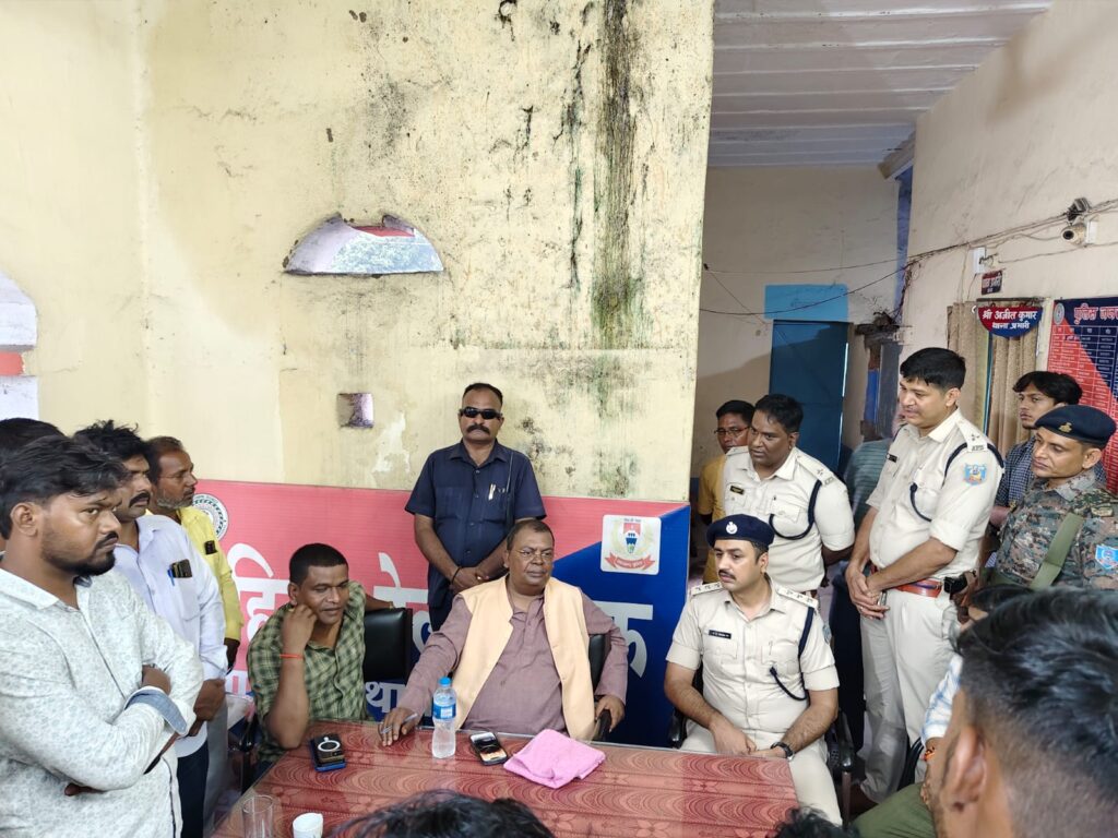 घटना को लेकर सांसद सीपी चौधरी ने बाघमारा थाने में स्वयं किया शिकायत